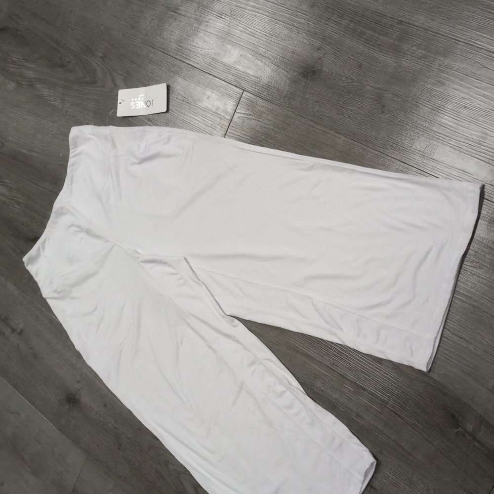 Jones New York White Garment...